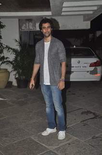 Kunal Kapoor poses for the media at Sonali Bendre's Marriage Anniversary