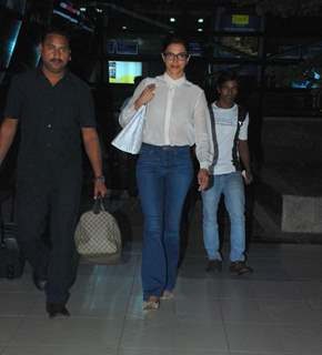 Deepika Padukone was snapped at Airport