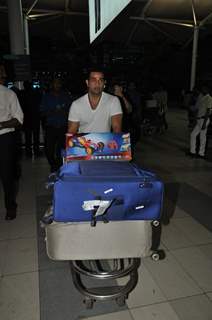 Shakeel Ladak was snapped at airport while returning from Arpita Khan's Wedding