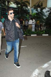 Karan Johar was snapped at airport while returning from Arpita Khan's Wedding