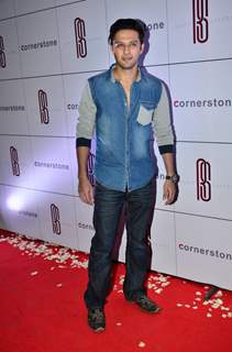 Vatsal Sheth poses for the media at Rohit Sharma's Bash