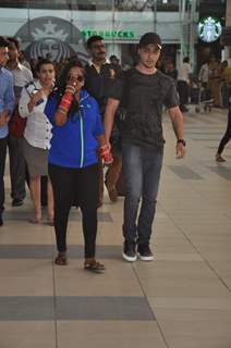 Arpita Khan snapped with husband Aayush Sharma at Airport Post Wedding