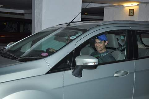 Aamir Khan smiles for the camera at Karan Johar 's Bash