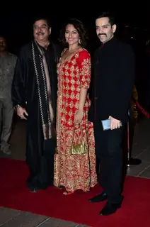 Shatrughan Sinha with his children Sonakshi and Kush at Arpita Khan's Wedding Reception