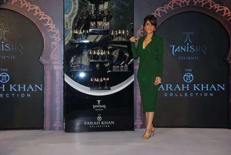 Farah Khan poses for the media at Tanishq Store Promotion