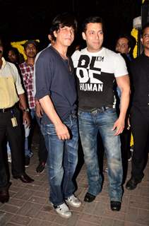 Shahrukh & Salman Khan Snapped Together