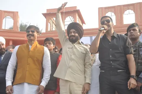Akshay Kumar addressing the audience at 26/11 Honor Event