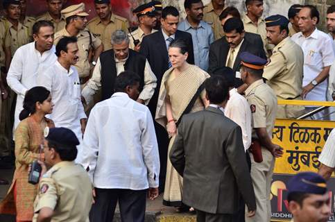 Sonia Gandhi was snapped at Murali Deora's Funeral