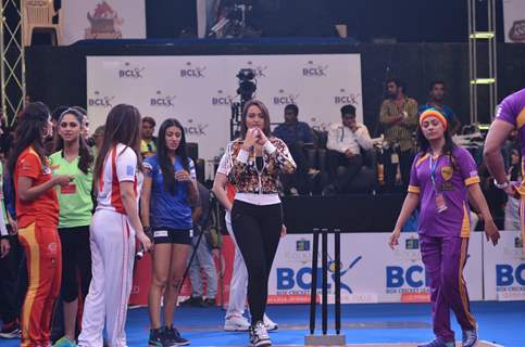 Sonakshi Sinha was snapped playing cricket at the Opening Ceremony of Box Cricket League