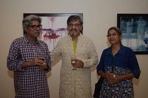 Amol Palekar poses with his friends at his Art Exhibition