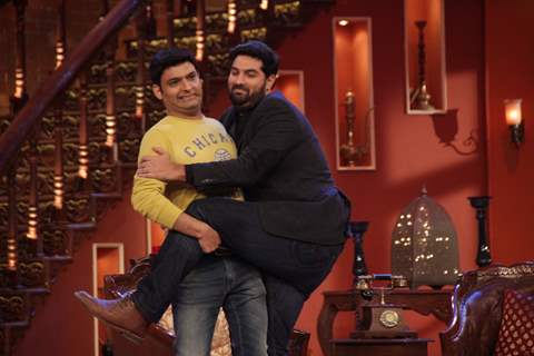 Kunal Roy Kapoor in a gig with Kapil Sharma on Comedy Nights with Kapil