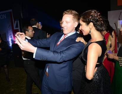Sophie Choudry gets clicked in a selfie at the British Airways Bash