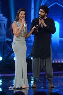 Gauahar Khan in a gig with Arjun Kapoor at the Grand Finale of India's Raw Star