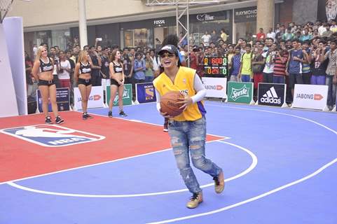 Neetu Chandra was snapped with a basket ball at NBA JAM Powered by Jabong.com Event