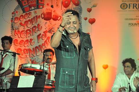 Sukhwinder Singh performs at Bandra Fest