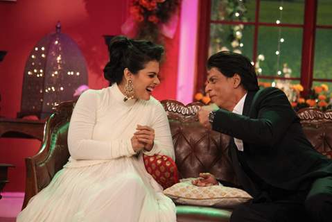 The Evergreen Couple Kajol and Shah Rukh Khan Reliving the Good Old Days on Comedy Nights with Kapil