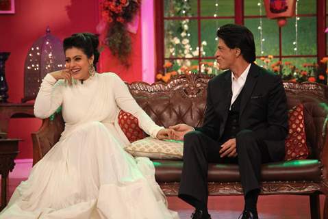 The Evergreen Couple Kajol and Shah Rukh Khan Reliving the Good Old Days on Comedy Nights with Kapil