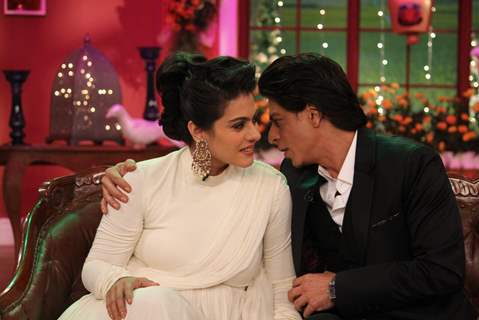 The Evergreen Couple Kajol and Shah Rukh Khan Reliving the Good Old Days on Comedy Nights with Kapil