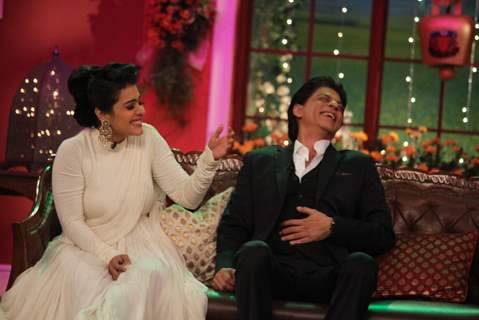 Kajol and Shah Rukh Khan share a laugh on Comedy Nights with Kapil