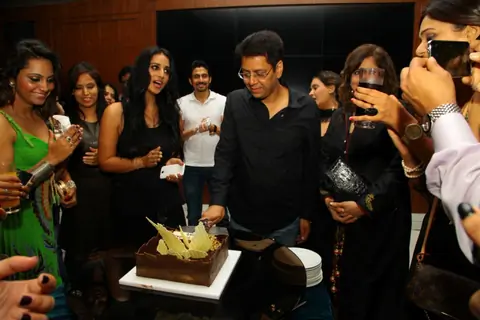 Anand Saxena cuts his Birthday Cake at his Bash