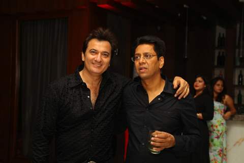 Anand Saxena poses with Avinash Wadhavan at his Birthday Bash