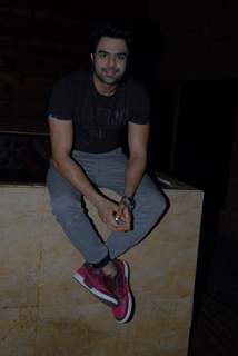 Manish Paul poses for the media at Vahbbiz Dorabjee Dsena's Birthday Bash