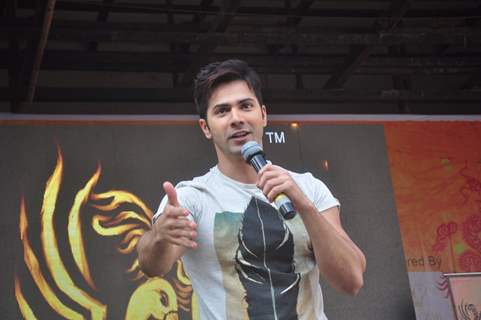 Varun Dhawan was snapped interacting with students at Mithibai College Festival