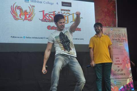 Varun Dhawan shakes a leg at Mithibai College Festival