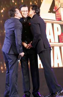 Salman & Shahrukh Khan kiss Rajat Sharma as India TV's Iconic Show Aap Ki Adalat Completes 21 Years