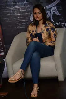 Sonkshi Sinha Promotes Lingaa