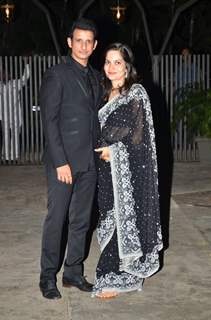 Sharman Joshi with his wife at Purbi Joshi & Valentino's Wedding