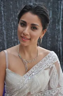 Amrita Puri Unveils Evara Collection by Platinum Guild India
