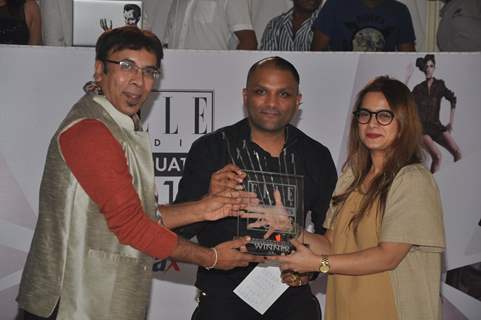 Gaurav Gupta felicitated the winner of the Elle Graduates Fashion Show