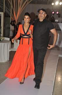 Jacqueline Fernandes walks the ramp at the Elle Graduates Fashion Show