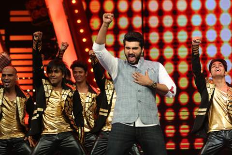 Arjun Kapoor perform at Vodafone Music Mirchi Top 20