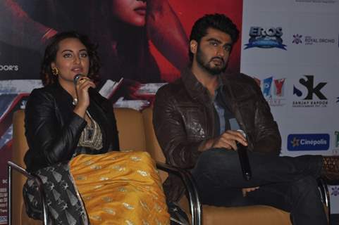 Sonakshi Sinha interacts with the audience at the Promotions of Tevar at Jaipur