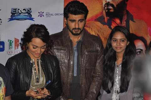 Arjun Kapoor and Sonakshi Sinha snapped at the Promotions of Tevar at Jaipur