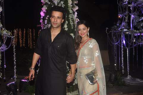 Aamir Ali poses with Sanjeeda Shaikh at the Sangeet Ceremony of Riddhi Malhotra and Tejas Talwalkar