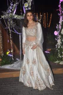 Alia Bhatt poses for the media at the Sangeet Ceremony of Riddhi Malhotra and Tejas Talwalkar