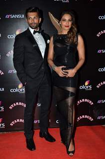 Bipasha Basu and Karan Singh Grover pose at Sansui Stardust Awards Red Carpet