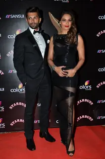 Bipasha Basu and Karan Singh Grover pose at Sansui Stardust Awards Red Carpet