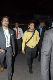 Aamir Khan was snapped at Airport while returning from Dubai