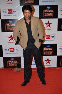 Anas Rashid poses for the media at Big Star Entertainment Awards 2014