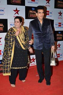 Jeetendra poses with wife Shobha Kapoor at Big Star Entertainment Awards 2014