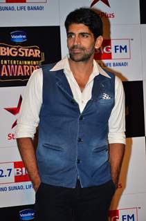 Rahul Singh poses for the media at Big Star Entertainment Awards 2014