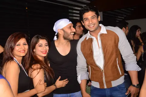 Siddharth Shukla with Malini Kapoor, Ajay Sharma and Mamta Agarwal at India-Forums 11th Anniversary