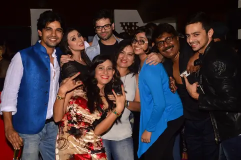 Diya Aur Baati Hum Team pose for the camera at India-Forums 11th Anniversary Bash