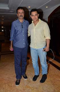 Aamir Khan poses with Rajkumar Hirani at P.K. Contest Winners Meet