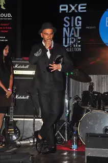 Ranveer Singh talks about his Award at FHM Bachelor of the Year Bash