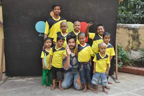 Ali Fazal Celebrates Christmas with Ngo Kids